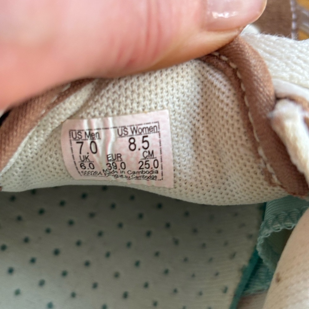 Vans ComfyCush Old Skool shoes in the Fatal Floral Golden Brown colorway - Picture 8 of 8